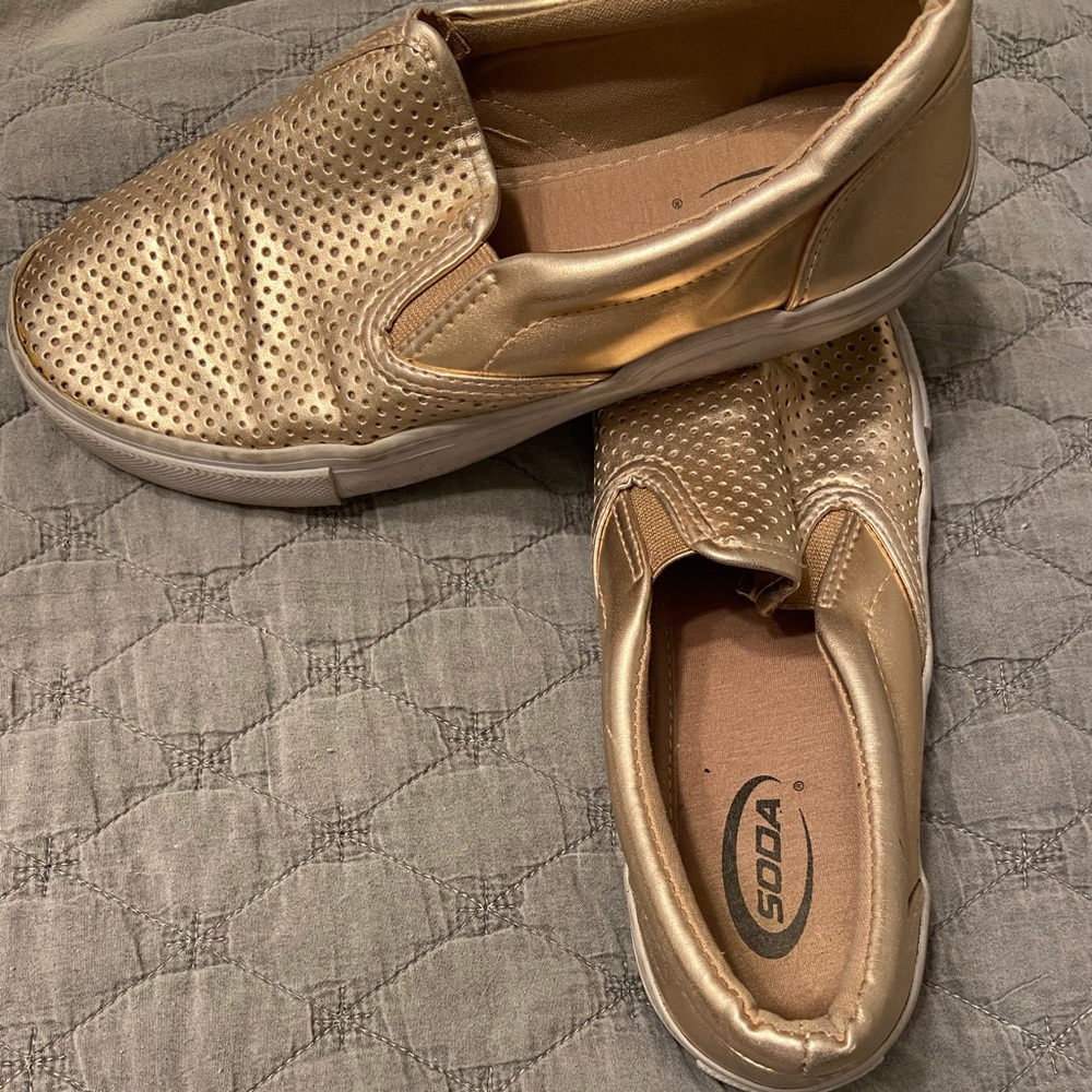 Boutique Rose Gold Slide on shoes 7 1/2